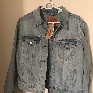 Vintage wash Levi’s trucker jacket size M
